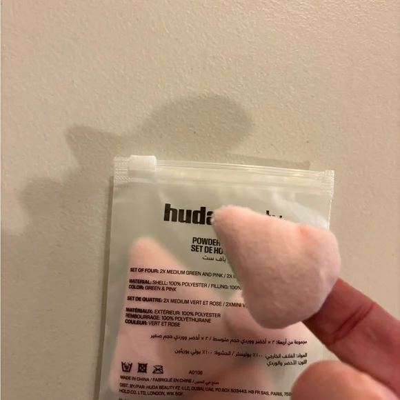 Huda Beauty Mint Makeup Sponge Set - Picture 4 of 4